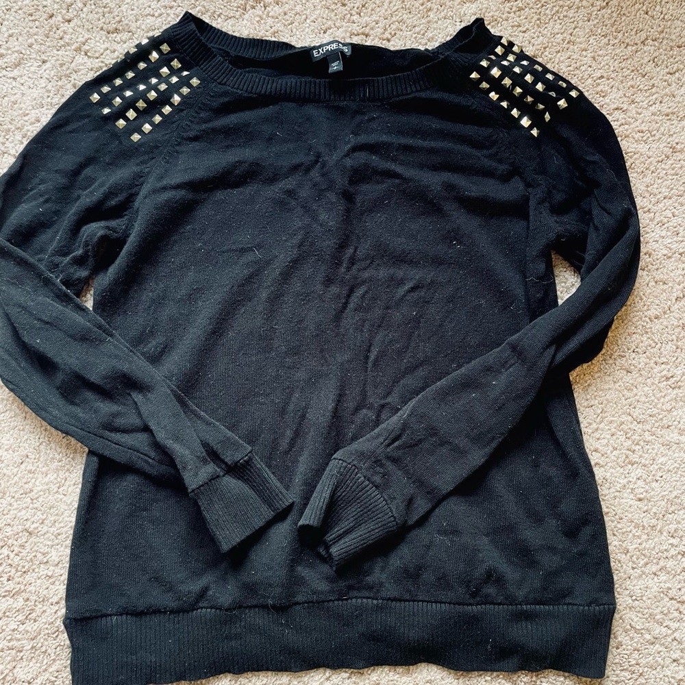Express Sweater Bundle - Picture 2 of 6